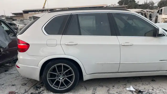 bmw x5 قطع غيار فقط 9