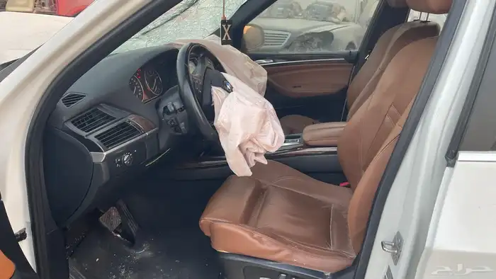 bmw x5 قطع غيار فقط 16