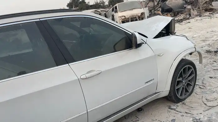 bmw x5 قطع غيار فقط 8
