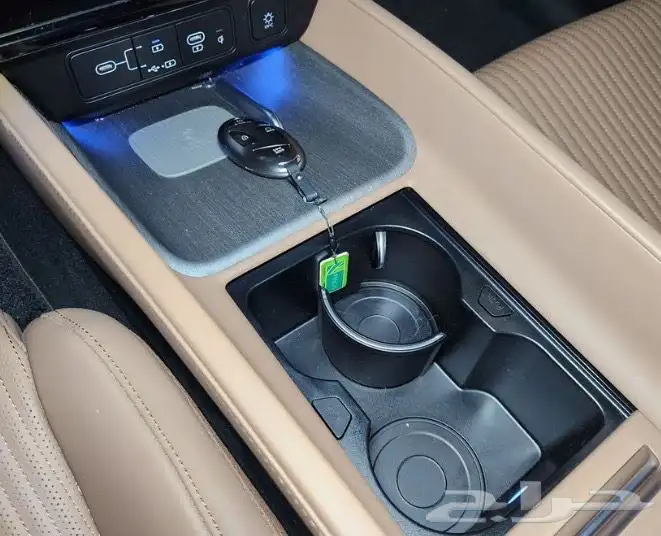 ازيرا جرافيتي 2.5 بنزين 2023 تم البيع 14