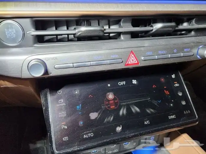 ازيرا جرافيتي 2.5 بنزين 2023 تم البيع 3