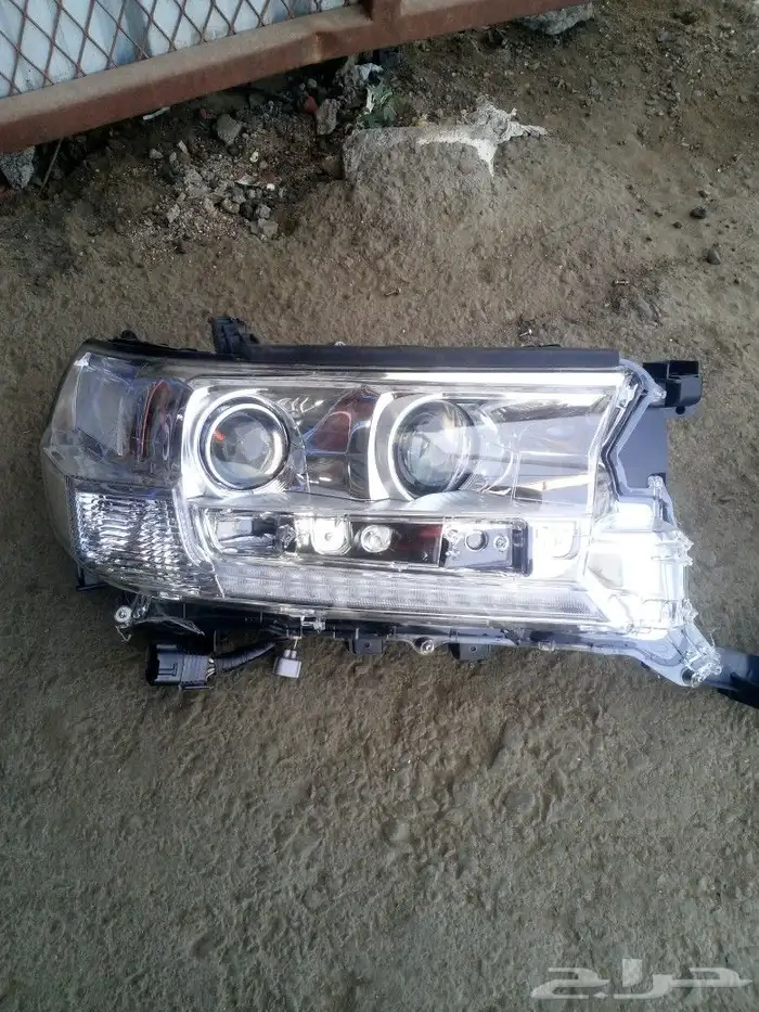 يتوفر لدينا طقم شمعات جيب لاندكروزر مديل 2017 0