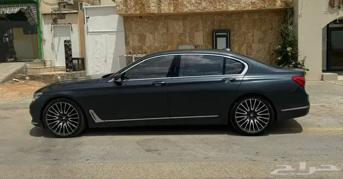بي ام دبليو V8 مواصفات كامله BMW 750 5
