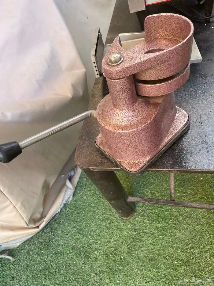 مكبس برجر ومكينة تحميص خبز 2