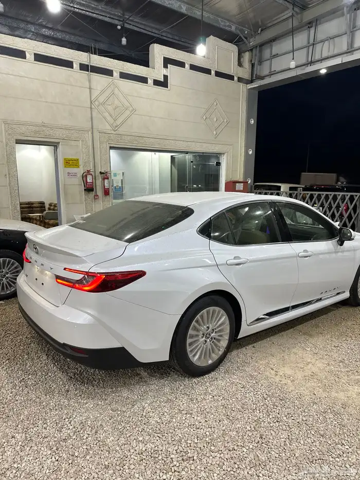 كامري 2025 فتحه بنزين فئة LE اصفار سعودي السعر125 10