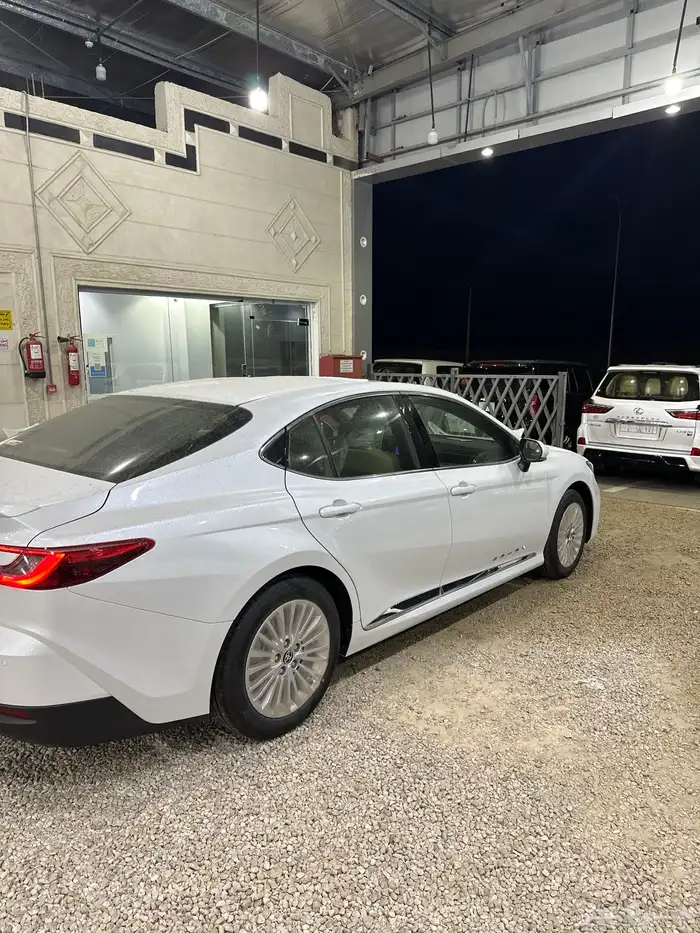 كامري 2025 فتحه بنزين فئة LE اصفار سعودي السعر125 11