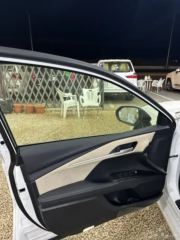 كامري 2025 فتحه بنزين فئة LE اصفار سعودي السعر125 27