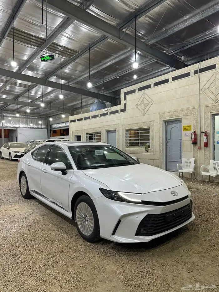 كامري 2025 فتحه بنزين فئة LE اصفار سعودي السعر125 12