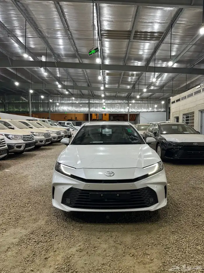 كامري 2025 فتحه بنزين فئة LE اصفار سعودي السعر125 16