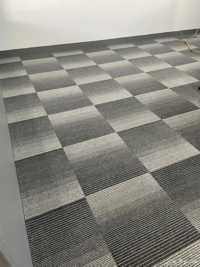 بلاط موكيت مكتبي 9