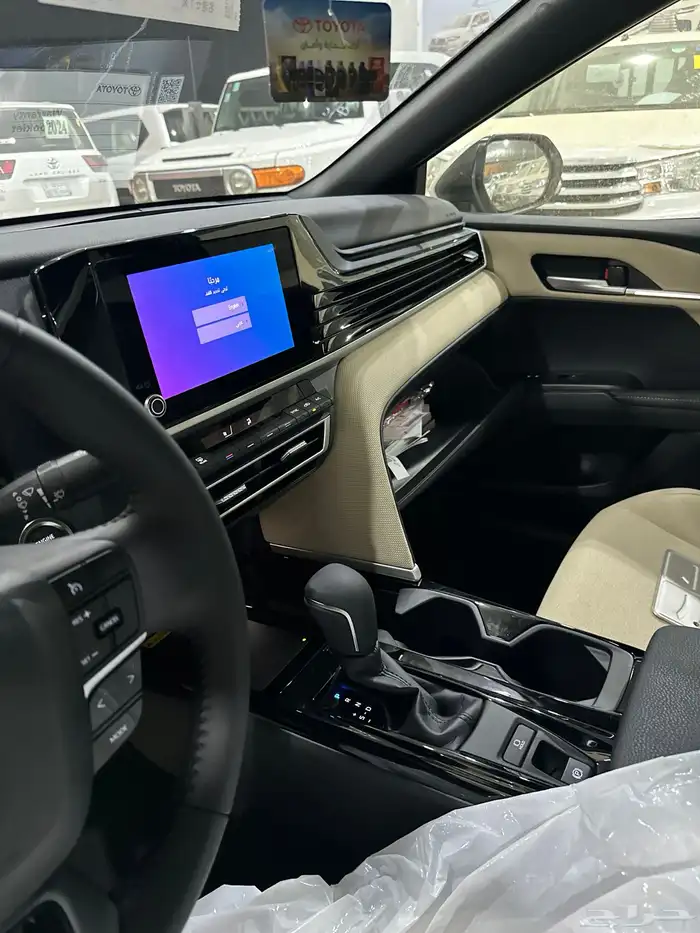 كامري 2025 فتحه بنزين فئة LE اصفار سعودي السعر125 32