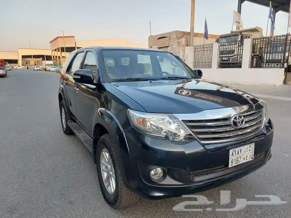 فورتشنر 2015 عداد قليل تم البيع تم البيع 4