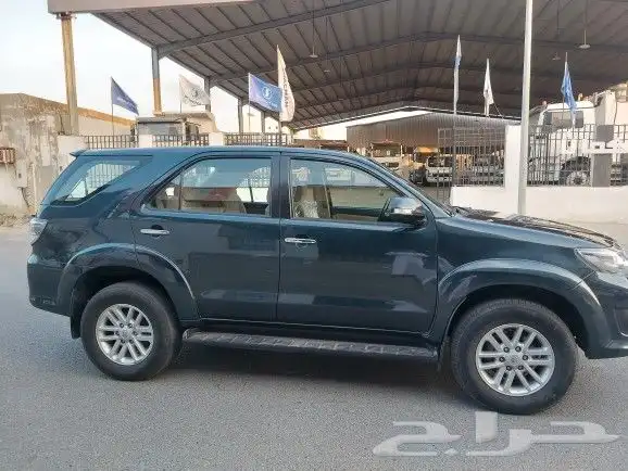 فورتشنر 2015 عداد قليل تم البيع تم البيع 3