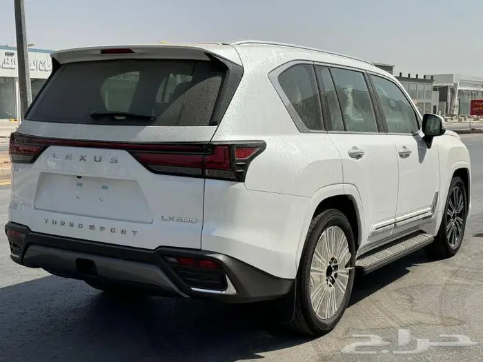 لكزس ال اكس 600 B.B بريمي 2024 5