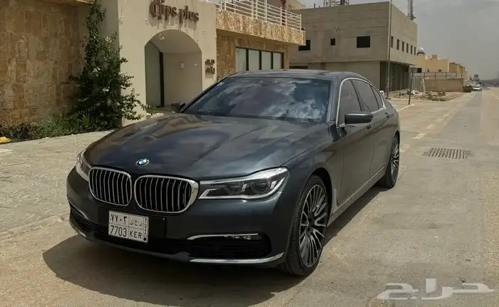 بي ام دبليو V8 مواصفات كامله BMW 750 0