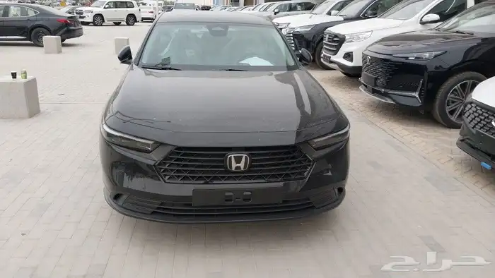 هوندا اكورد 2025 استاندر ونص فل لون اسود 1