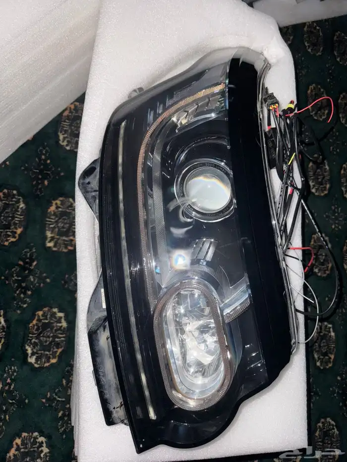 شمعات رنج روفر امامية وخلفية وشاشة تكييف جميع القطع اصلية 0