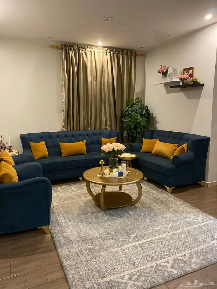 طقم كنب مستعمل بحالة جيده للبيع 0