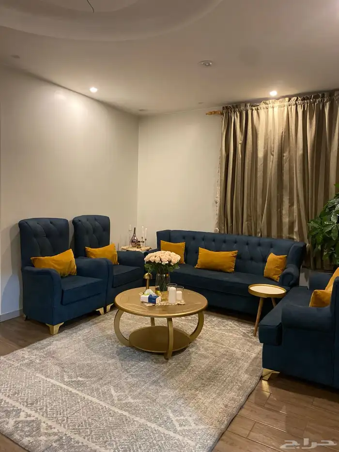 طقم كنب مستعمل بحالة جيده للبيع 1