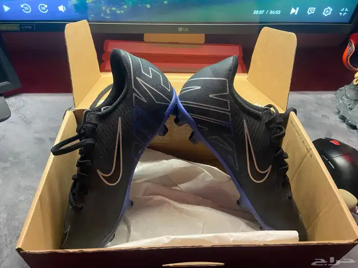 جزمة نايك اصليه للبيع او البدل مقاس 37 0