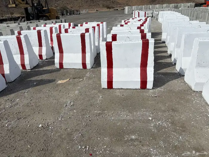 حواجز خرسانة حسب الطلب 2