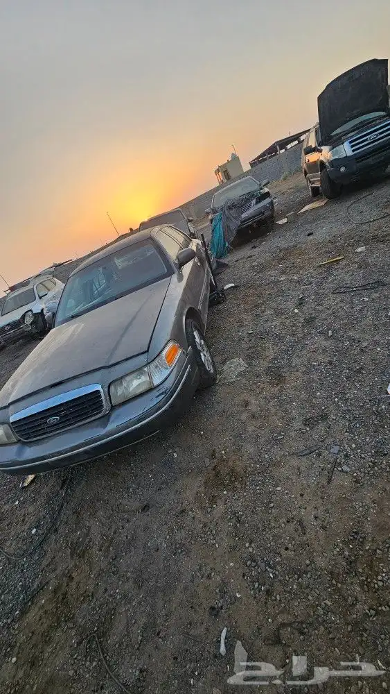 فورد فكتوريا 2004تشليح للبيع قطع غيار 0