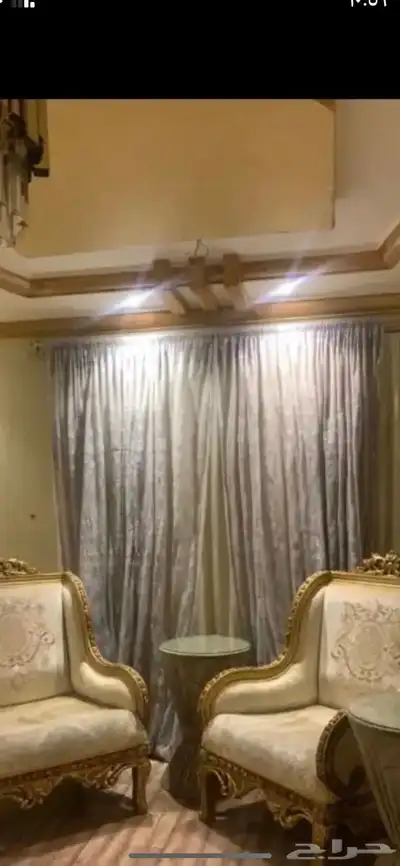 سرير نفرين   قلائيه هوائيه   كرسين   3 اكعاب من فرست شو 7