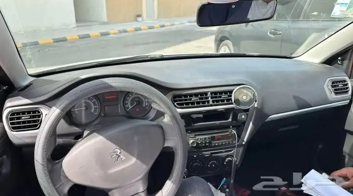 سيارة بيجو 301 بحالة المصنع 5