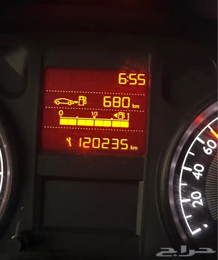سيارة بيجو 301 بحالة المصنع 4