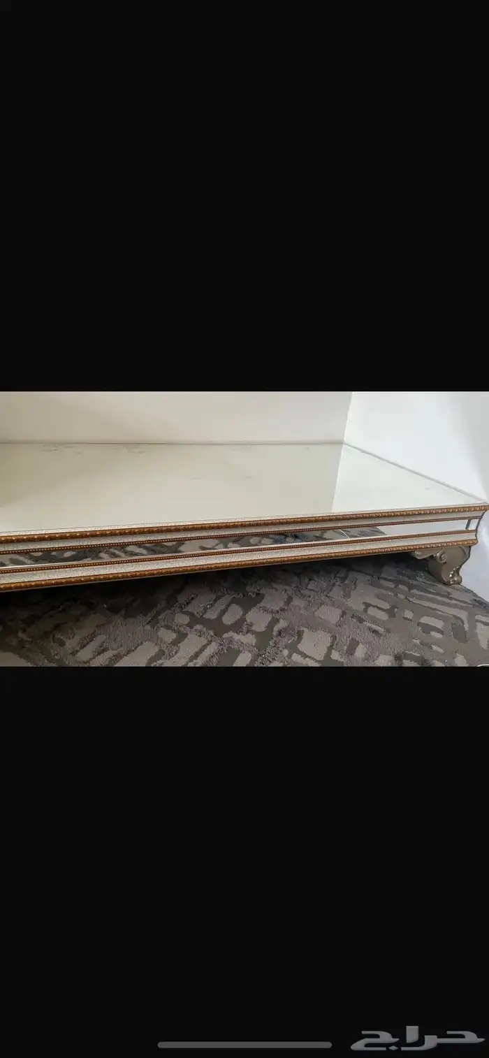 طاوله مع اربع خدمه 1