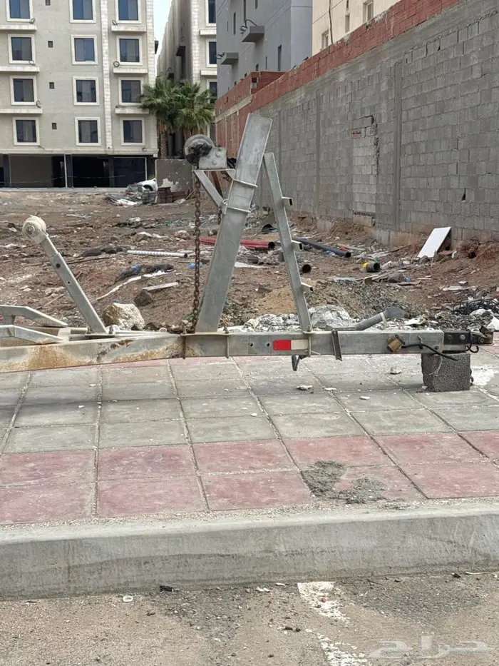 عربة قوارب 8 متر للبيع 3