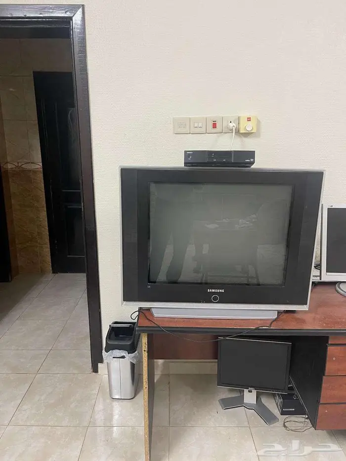 جهاز تلفزبون مع رسيفر ومسجل النترا واشياء اخرى 1