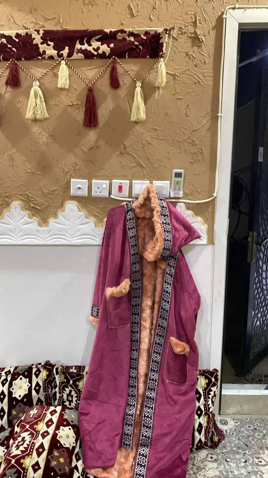 غساله وفروه جديده وثوب مغربي فرو جديد ودبه ماء وأغراض اخري 4