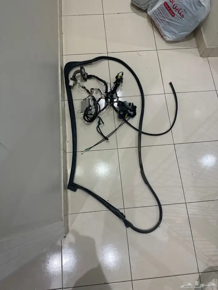 ضفيرة باب امامي يمين لكزس GS350 2016 0