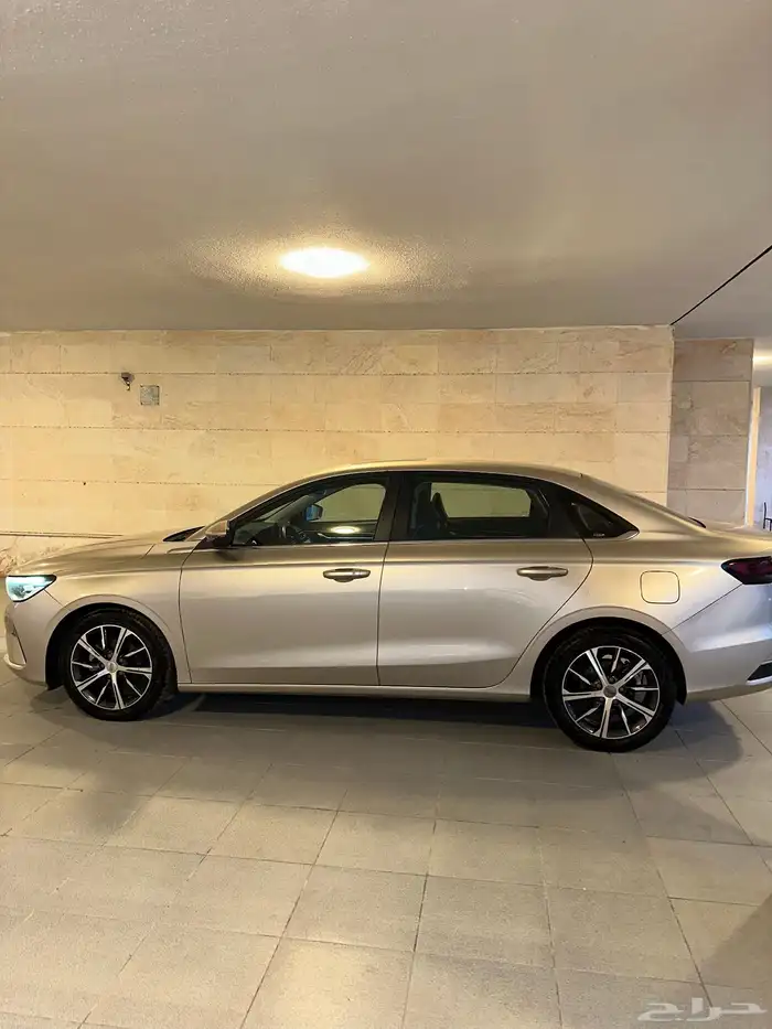 للبيع جيلي ام قراند 2023 م 4