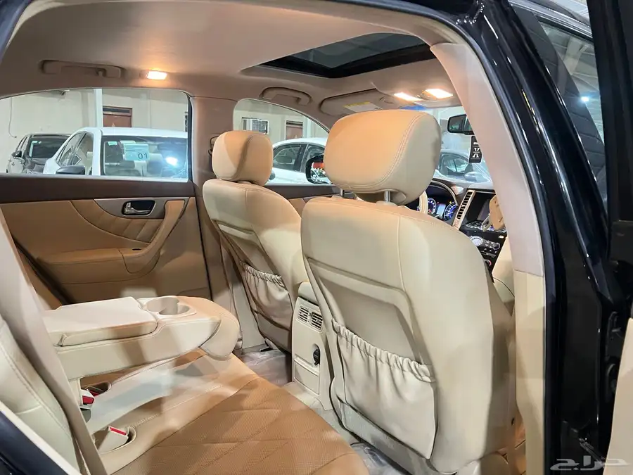 انفنتي QX70 موديل 2019 مخزن عداد 85 الف ( تم البيع ) 21
