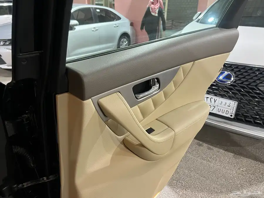 انفنتي QX70 موديل 2019 مخزن عداد 85 الف ( تم البيع ) 25