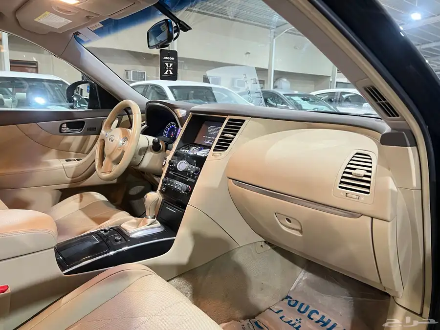 انفنتي QX70 موديل 2019 مخزن عداد 85 الف ( تم البيع ) 26