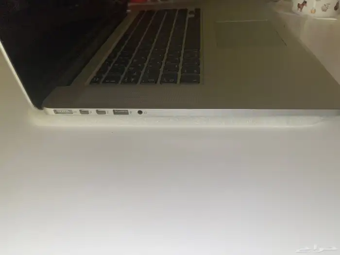 MacBook 15.6 inch 5