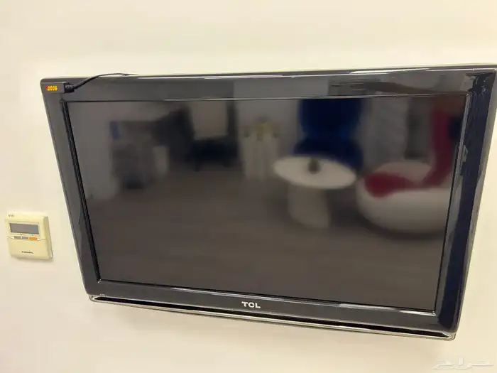 تلفزيون TCL عادي نظيف جدا  جدا 2