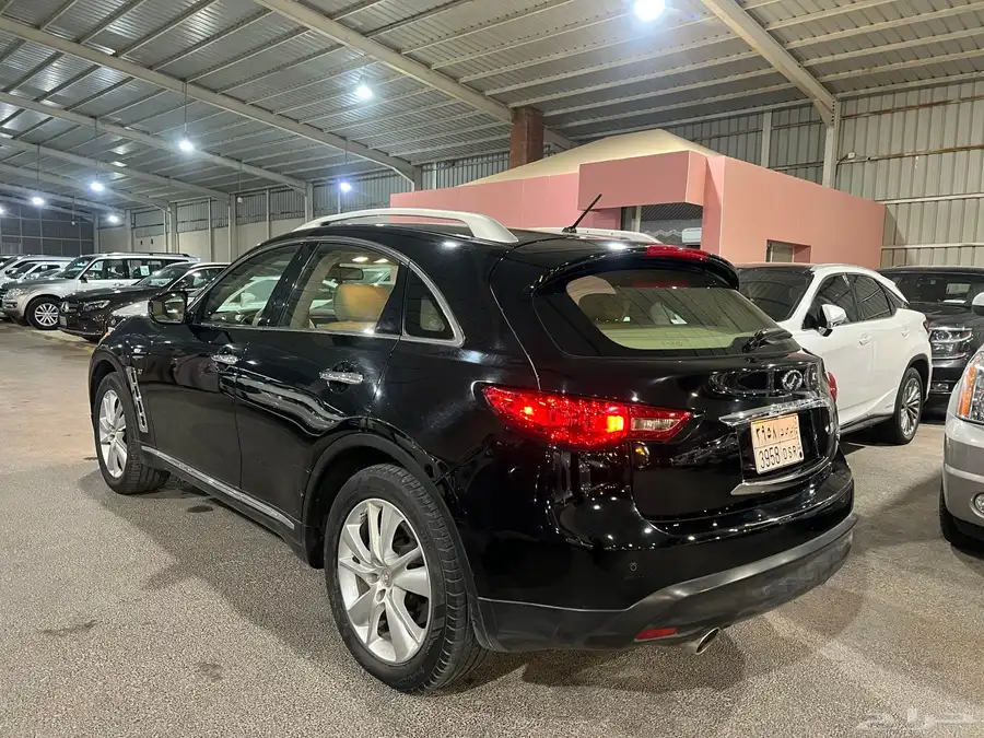 انفنتي QX70 موديل 2019 مخزن عداد 85 الف ( تم البيع ) 4