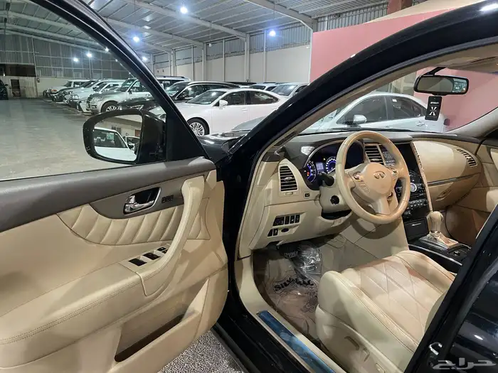 انفنتي QX70 موديل 2019 مخزن عداد 85 الف ( تم البيع ) 11
