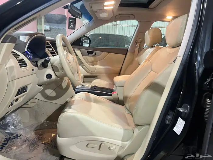 انفنتي QX70 موديل 2019 مخزن عداد 85 الف ( تم البيع ) 13