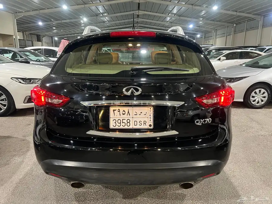 انفنتي QX70 موديل 2019 مخزن عداد 85 الف ( تم البيع ) 10