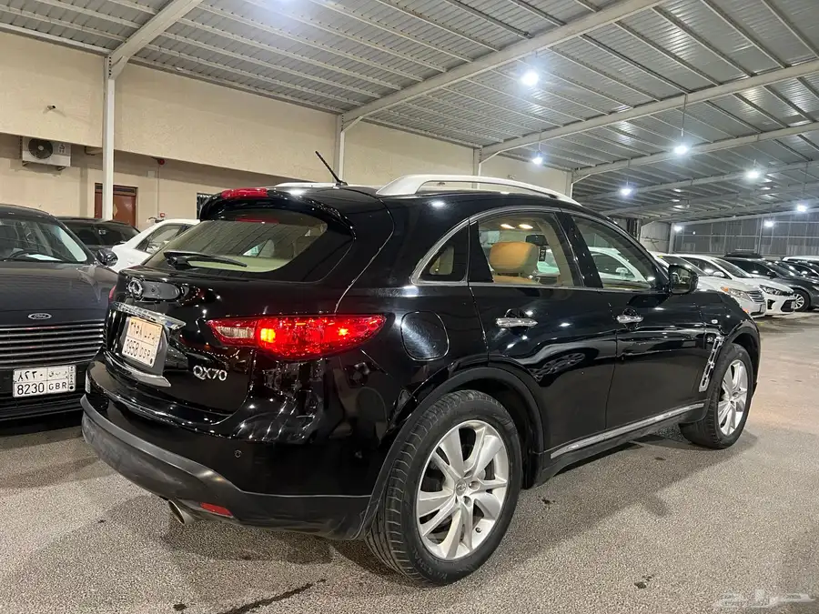 انفنتي QX70 موديل 2019 مخزن عداد 85 الف ( تم البيع ) 8