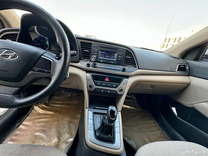 للبيع او البدل النترا 2017 2000CC 5