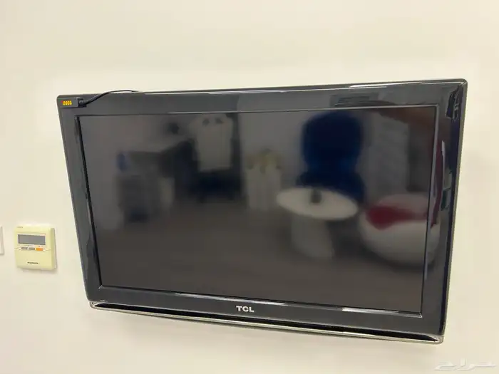 تلفزيون TCL عادي نظيف جدا  جدا 1
