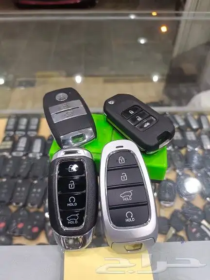 مفاتيح سيارات فتح سيارة برمجة مفاتيح مفقودةوريموتات وبصمة 9