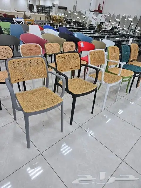 طاولات وكراسي 9