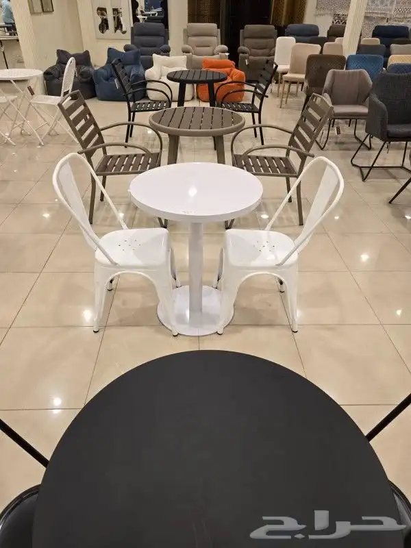 طاولات وكراسي 6